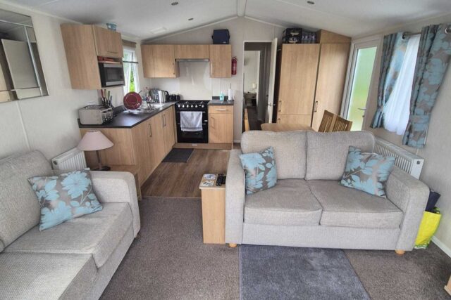 Lounge kitchen 1